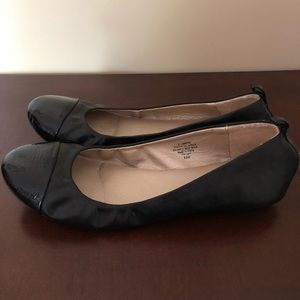 Nine West black flats size 8.5